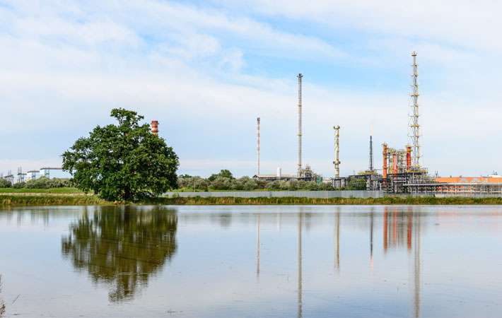 Metal bellows seal MFLWTI and Plan 66A for a process pump